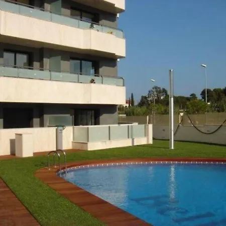 Comfortable Sunny With Swimming-pool