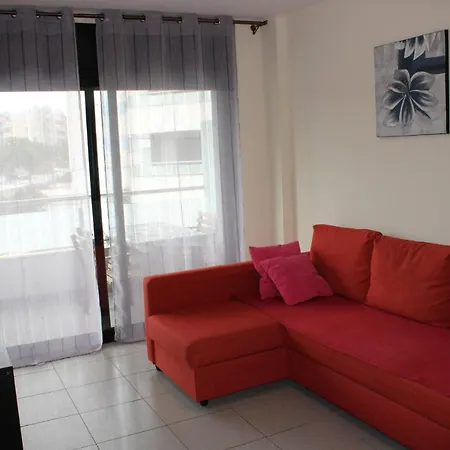 Comfortable Sunny With Swimming-pool Appartement